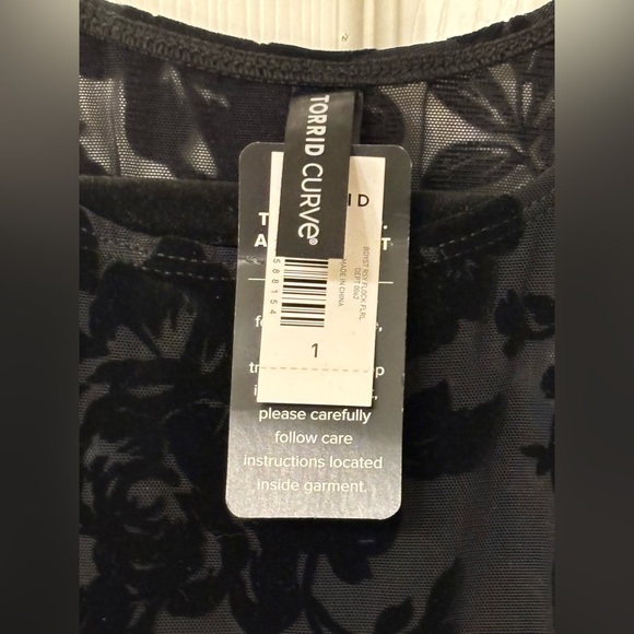 NWT Torrid Black Flocked Mesh Bodysuit size 1/1X (14-16) but runs small - Picture 5 of 9